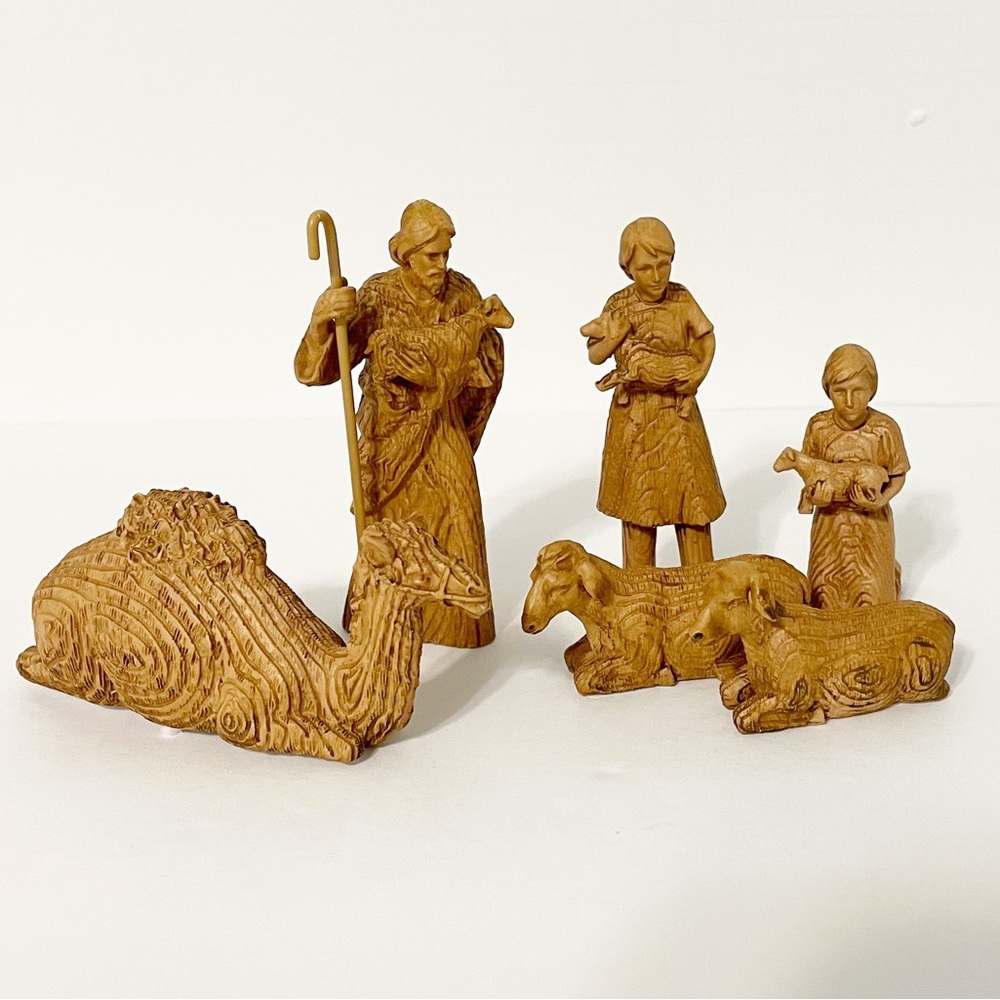 Hawthorn Village Shepherd’s Family